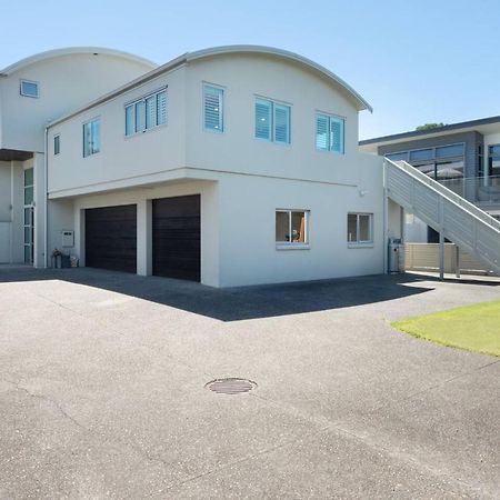 Modern Marine Parade Apartment Mount Maunganui Exterior photo